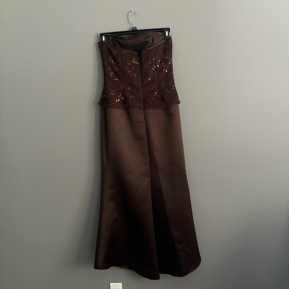 Studio Tahari Co. Size 6 Petite Brown Sequinned Strapless Maxi Prom Dress - Picture 5 of 11